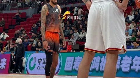 詹姆斯总分突破50000分：创职业生涯新高