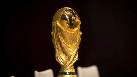 广东队客场击败中国香港，拜合拉木连下两城助力省港杯卫冕成功