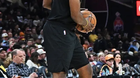 利物浦与年轻球星本·多克签订长期续约协议